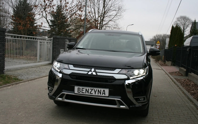 Mitsubishi Outlander cena 81500 przebieg: 50000, rok produkcji 2020 z Warszawa małe 631